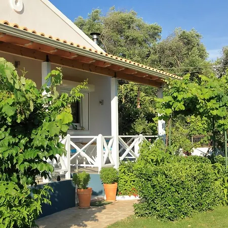 Blue Sky Cottage, Kanouli Halikúnasz