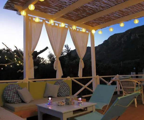 Blue Sky Cottage, Kanouli Halikounas
