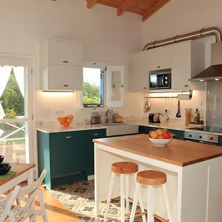 Blue Sky Cottage, Kanouli Semesterbostad