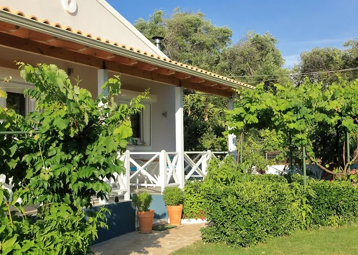 Blue Sky Cottage, Kanouli Halikounas