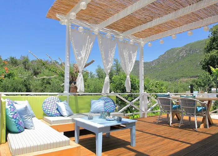 Blue Sky Cottage, Kanouli Halikounas